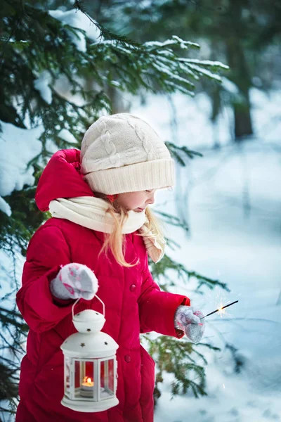 Bambina Tenere Mano Una Torcia Elettrica Luci Bengala Inverno All — Foto Stock