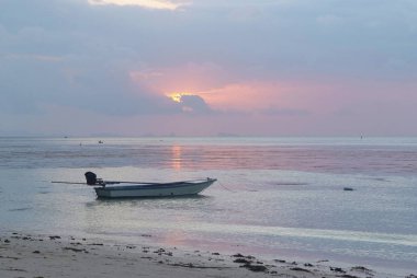 Tayland tekne ile güzel deniz manzarası