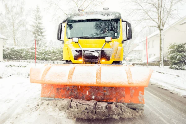 Snowplow Remove Neve Estrada Gelada Inverno — Fotografia de Stock