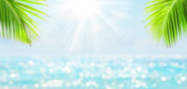 Bulanık mavi gökyüzü ve deniz manzarası. Bokeh ışığıyla. Tropik yaz manzarası. Yaz tatili kavramı.