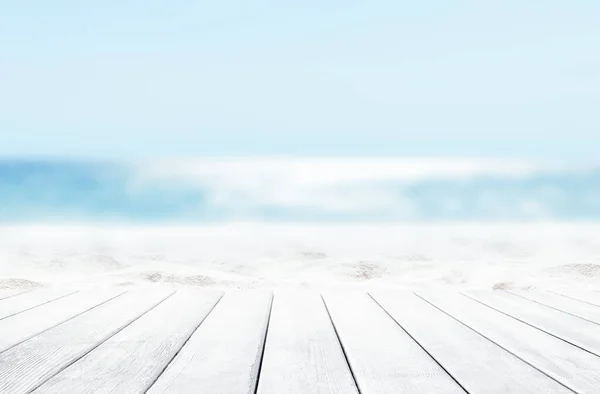 Piano Legno Sfondo Blu Mare Spiaggia Sabbia Bianca Vacanza Vacanze — Foto Stock