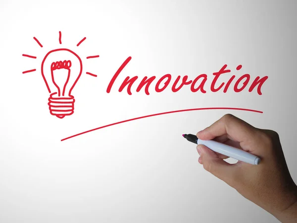 Icono de concepto de innovación significa creación usando ideas revolucionarias —  Fotos de Stock