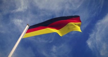 Alman Bayrak Direği ve Bayrak Dalgalanması Federal Almanya Cumhuriyeti 'ni temsil ediyor. Bayrak direği Bayrağı Birleşik Hükümeti gösteriyor - 4k 30fps Video