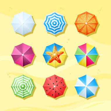 Renkli plaj şemsiyeleri. Tropikal sarı plajda, güneşli ve güneşli yaz tatili için deniz tatil beldesinde korunan boş zamanlar. Sezonluk çizgi film vektörü.