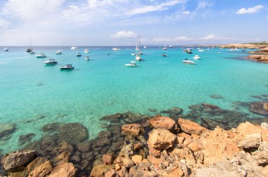 Turkuaz su Cala Saona Beach Formentera Adası, İspanya