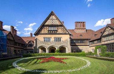Potsdam'daki Cecilienhof Saray görünümünde yaz, Almanya