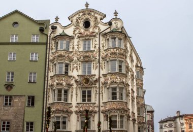 Ünlü Helbinghaus, Avusturya