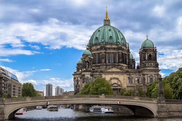 Vista Catedral Berlín Berliner Dom Desde Puente Berlín Alemania —  Fotos de Stock