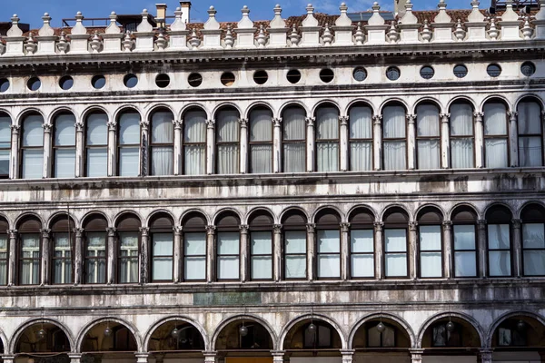 Arkádami Průčelí Náměstí Piazza San Marco Náměstí Svatého Marka Benátkách — Stock fotografie