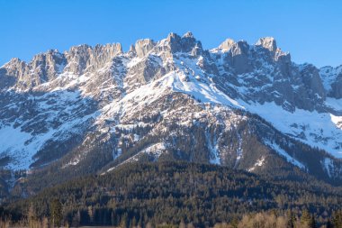 Kaiser dağlar güneşli, Avusturya