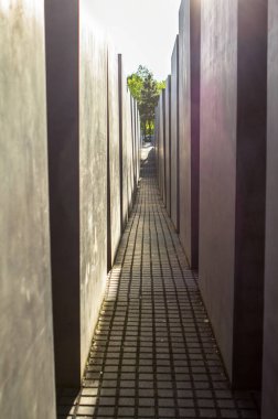 Yahudi Holokost Brandenburg Gate, Berlin, Almanya yakınındaki ünlü anıt bakış