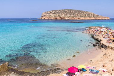 Turkuaz su Cala Conta Ibiza Adası, İspanya