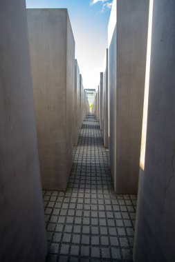 Yahudi Holokost Brandenburg Gate, Berlin, Almanya yakınındaki ünlü anıt bakış
