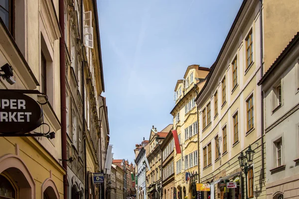 Anciennes Rues Étroites Beaux Bâtiments Dans Vieille Ville Prague République — Photo