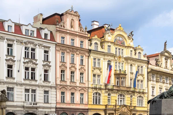 旧市街でプラハ チェコ共和国で美しい建物 — ストック写真