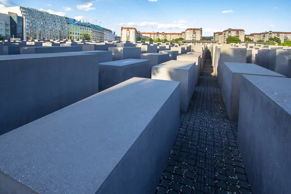 Yahudi Holokost Brandenburg Gate, Berlin, Almanya yakınındaki ünlü anıt bakış