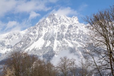 Kaiser dağlar güneşli, Avusturya