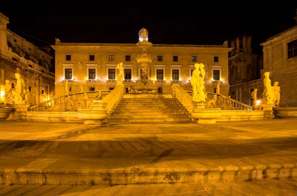 Słynnej Fontanny Wstydu Barokowym Piazza Pretoria Nocy Palermo Włochy — Zdjęcie stockowe