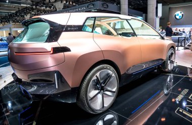 Frankfurt, Almanya - Eylül 2019, Uluslararası Otomobil Fuarı: Bmw inext electric crossover