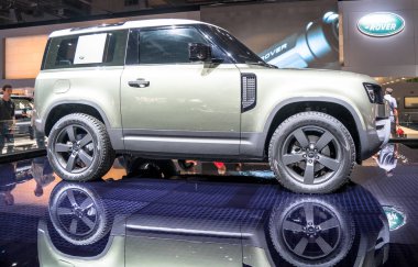 Frankfurt, Almanya - Eylül 2019: Land Rover Defender Frankfurt International Motor Show'da