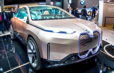 Frankfurt, Almanya - Eylül 2019, Uluslararası Otomobil Fuarı: Bmw inext electric crossover