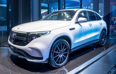 Frankfurt, Almanya - Eylül 2019: Mercedes Benz Eqc 400 Frankfurt Uluslararası Otomobil Fuarı'nda