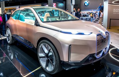 Frankfurt, Almanya - Eylül 2019, Uluslararası Otomobil Fuarı: Bmw inext electric crossover
