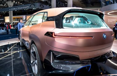Frankfurt, Almanya - Eylül 2019, Uluslararası Otomobil Fuarı: Bmw inext electric crossover