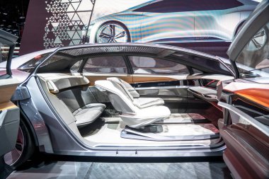 Frankfurt, Almanya - Eylül 2019: Iaa International Motor Show, Audi Ai:Con Aicon - Audi elektrikli otomobil