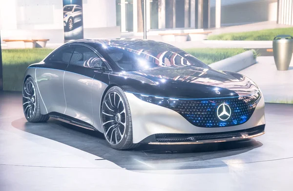 FRANKFURT, ALEMANIA - SEPTIEMBRE, 2019: Mercedes Benz Visión EQS concept car eléctrico de lujo, Salón Internacional del Automóvil — Foto de Stock