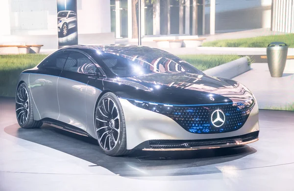 FRANKFURT, ALEMANIA - SEPTIEMBRE, 2019: Mercedes Benz Visión EQS luxury electric concept car — Foto de Stock