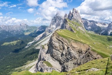 Dünyaca ünlü Seceda zirvesi Dolomite Alpleri, Güney Tyrol (Alto Adige), İtalya