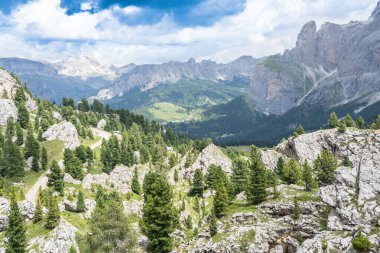 Meşhur Sella Grubu yazın kalabalık, Güney Tyrol, İtalya
