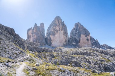 Tre Cime di Lavaredo (Drei Zinnen), Dolomiti di Sesto (Sextener Dolomiten), Italy clipart