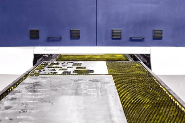 헤비 듀티 산업용 레이저 커터 — 스톡 사진