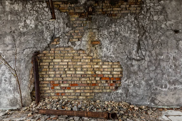 Mur de bâtiment endommagé abandonné — Photo