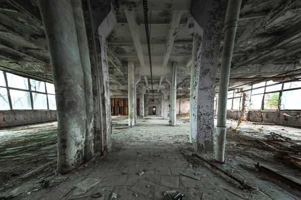 Damaged Roof in Jupiter Factory, Chernobyl Exclusion Zone 2019 — Stock Photo, Image