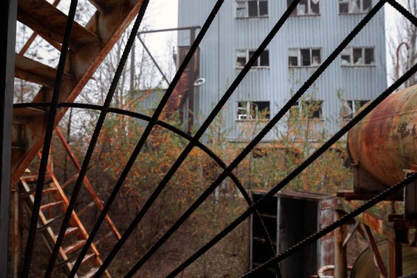 Övergivna cementfabriken nära Tjernobyl kärnkraftverk — Stockfoto