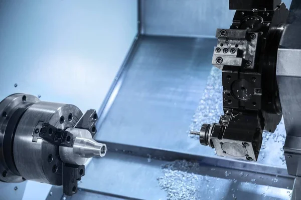 Broca robótica automatizada trabalhando em fábrica industrial — Fotografia de Stock
