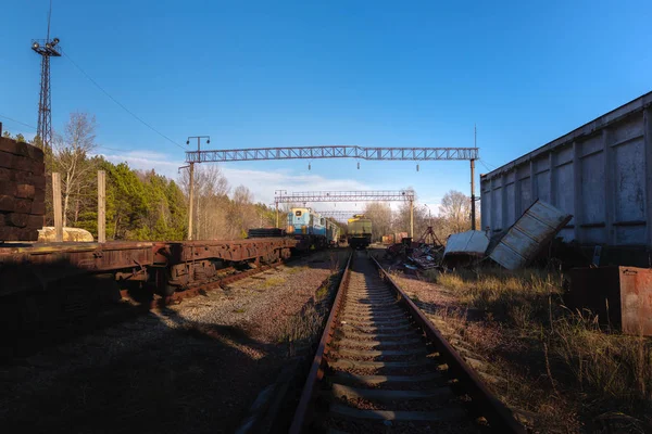 Opuštěné železnice vedoucí k nikam — Stock fotografie