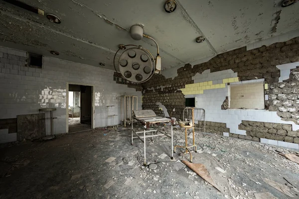 Habitación abandonada en Pripyat, Chernobyl Excusion Zone 2019 — Foto de Stock