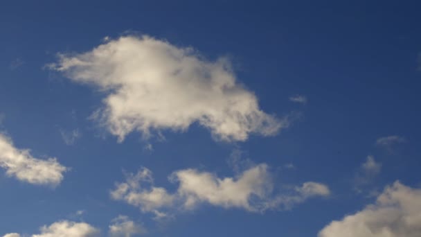 Fundo Céu Azul Com Nuvens Brancas — Vídeo de Stock