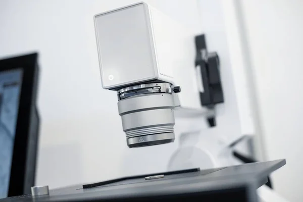 White microscope close-up photo inside laboratory — Stock Photo, Image