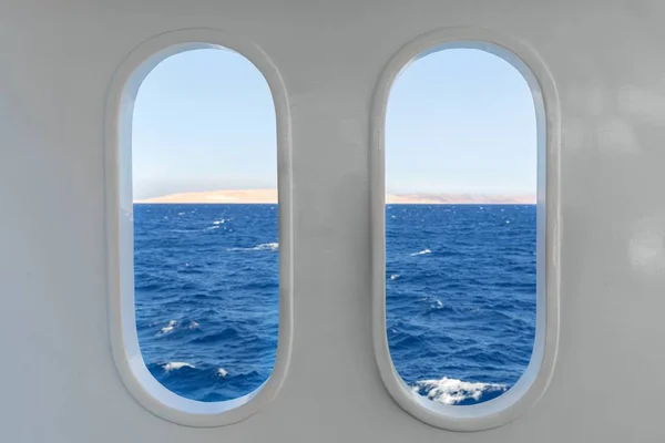 View through windows at the sea — Stock Photo, Image