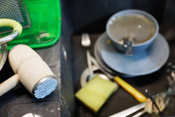 Pile of dirty dishes in the sink — Stock Photo, Image