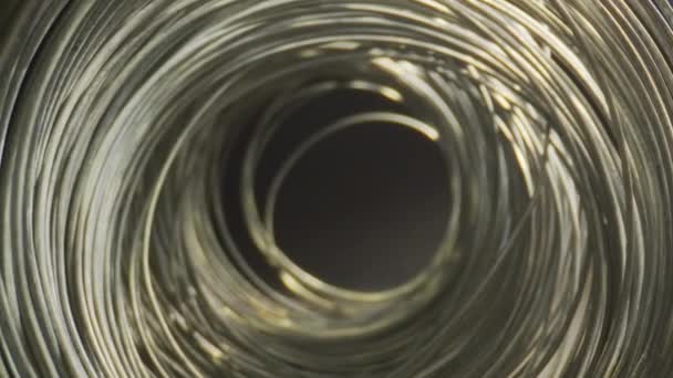 Ruch kamery w okrągłym stalowym tunelu przewodowym — Wideo stockowe