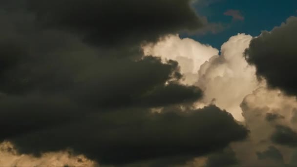 Cumulus Withe Nubes Grises Oscuras Timelapse — Vídeos de Stock