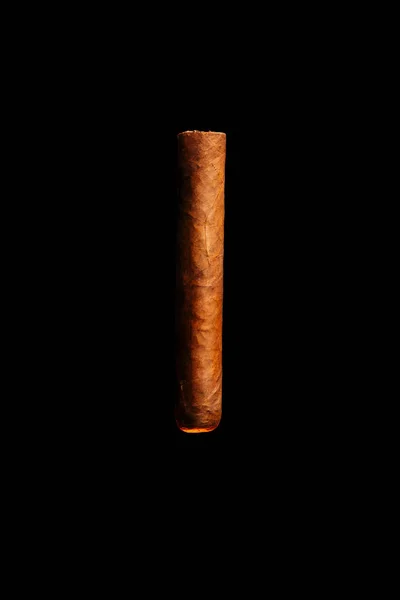Whole Cigar Lies Vertically Table Dark Background Top — Stock Photo, Image
