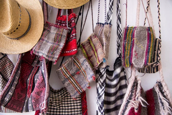 Rumänische Traditionelle Hüte Und Taschen Handgemachte Traditionelle Geschenke Osterreiseziel Europa — Stockfoto