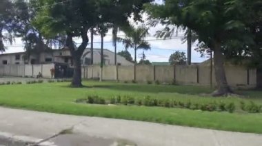 Parlak renkler ve güneşli gün - Havana - Küba - 30 Ekim 2018 yılında Küba yaşam tarzı olan Havana sokak